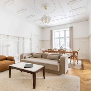 Large Apartment In Central Copenhagen By Tivoli Gardens Appartamento